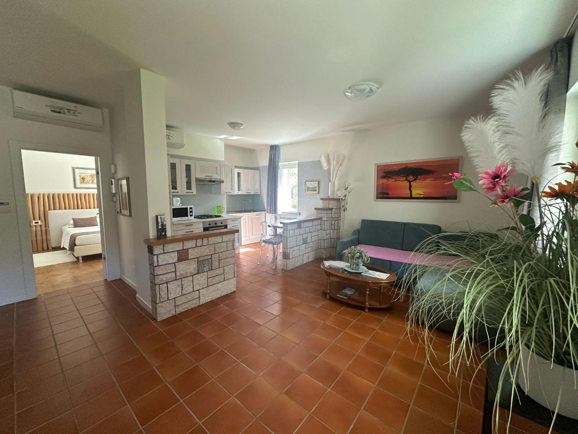Residence Villa Dalila - Appartamento Dalila Riva del Garda Exterior photo